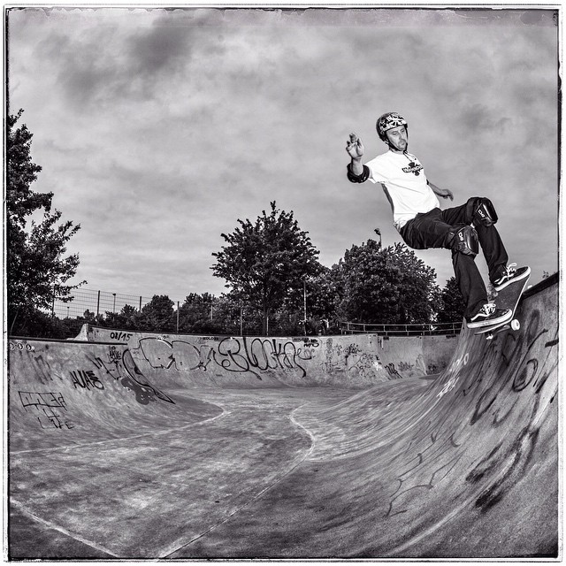 Thomas Novak with a textbook smith grind at the Berg the other day. #Bailgun #Monsterbowl #Bergfidel #Bergfest