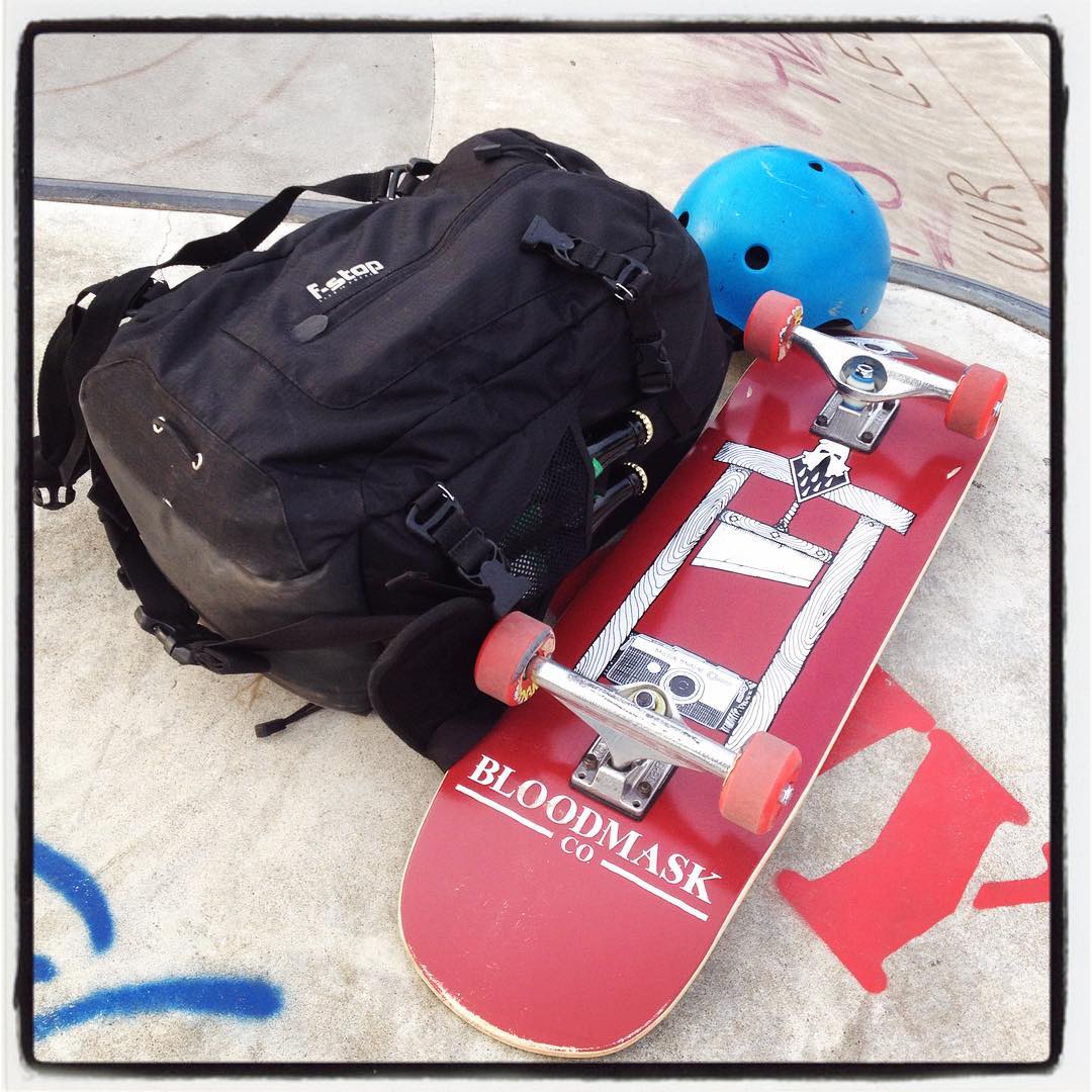 Short after work session at the Berg today with a new ride and one of my favorite photo/skate bags the F-Stop Guru. #Bailgun #koloss #monsterbowl #bergfidel #bloodmask #fstopgear