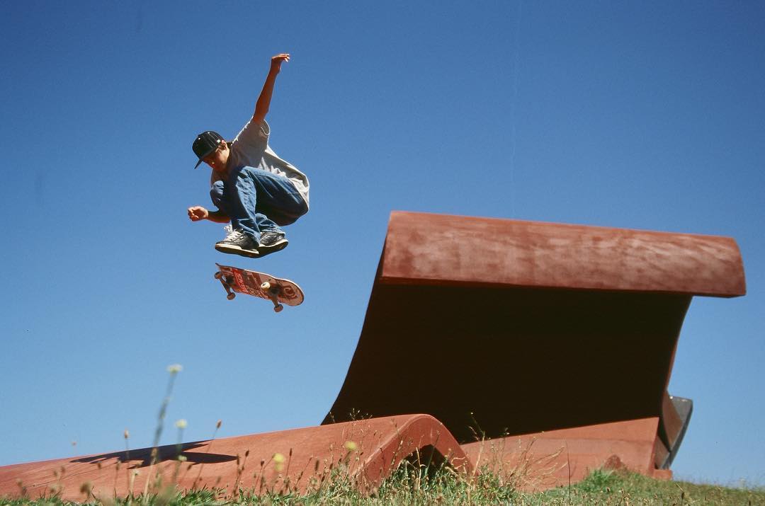 #flashbackfriday with Brett Jordan and a pop shove it on the concrete wave in Canberra, OZ - 2006 #bailgun #gerdrieger.com #skateboarding #oz #concrete #wave #