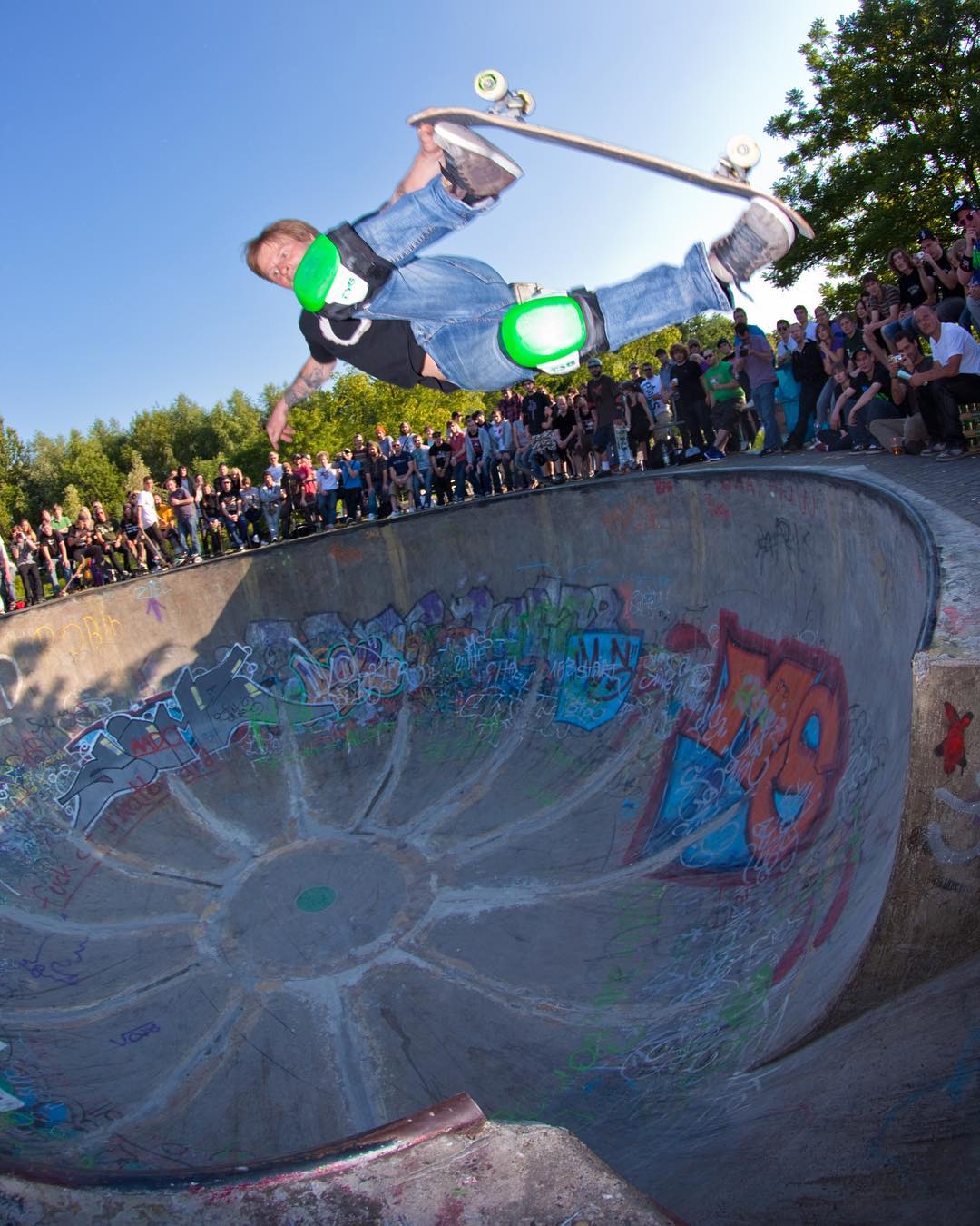 #throwbackthursday Anders Tellen blasting an air to fakie over the original #monsterbowl at the very first Bergfest 2009. Save the date for this years Bergfest - July 8th!!! #bergfest #bergfidel #monsterbowl #skatepark #kolossskateboards #minusramps #bailgun #gerdrieger.com