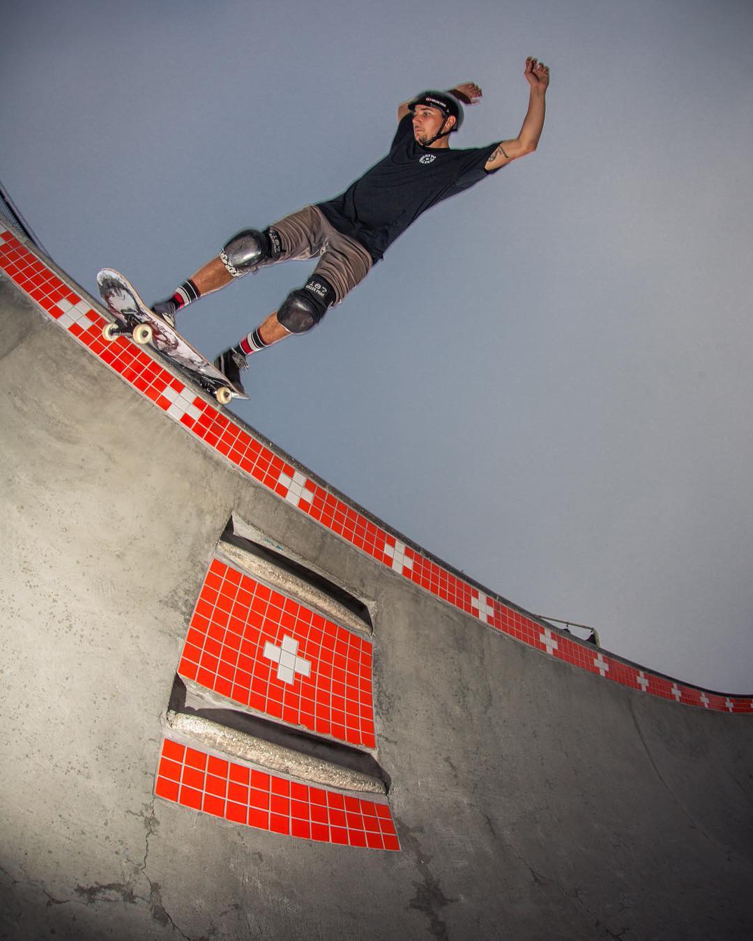 #flashbackfriday Daniel Cuervo Monty grind over the stairs at the Encinitas Y a few years ago. #skateboarding #pool #bowl #concrete #montygrind #encinitas #ymca #bailgun #gerdriegerphotography