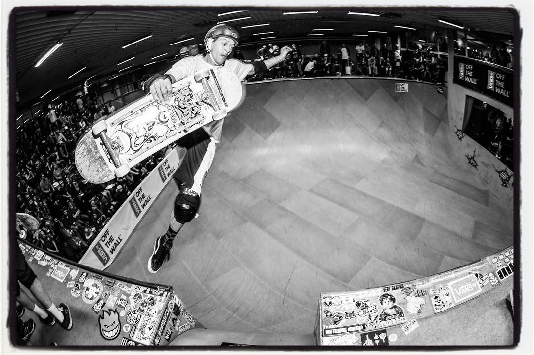 #flashbackfriday Nicky Guerrero boneless over the channel at VA - lX, 2015. Two more weeks till this years Vert Attack. Can‘t wait. #skateboarding #vert #halfpipe #ramp #skatemalmo #nickyguerrero #brygerriet #bailgun #magazine #gerdriegerphotography
