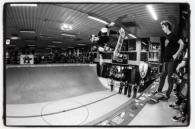 Full Malmo Vert Attack 12 article coming soon. Meanwhile check out Auby Taylor blasting a fakie ollie right in front of Jaime Mateu. #vertattack #skatemalmo #skateboarding #vert #ramp #halfpipe #bryggeriet #ollie #aubytaylor #bailgun #magazine #gerdriegerphotography