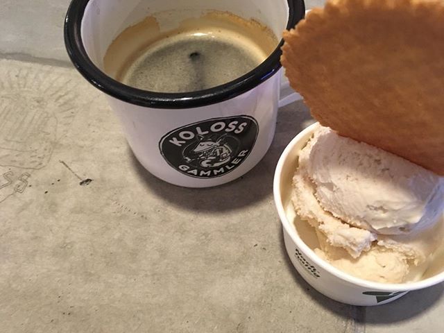 Coffee and ice cream at the new @blackheaven_skateshop #coffee #kaffee #icecream #skateskop #bailgun