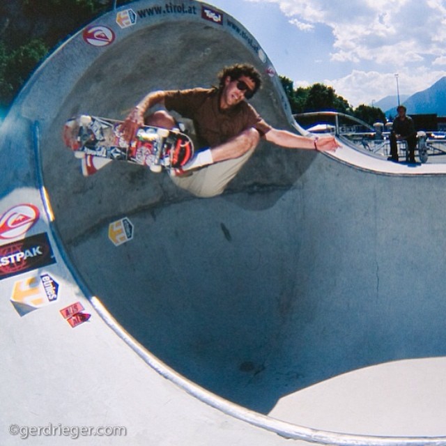 Steven Bailey - frontside air out of the cradle at Brixlegg - 2003 #stevenbailey #consolidated #dontdoitarmy #skateboarding #Bailgun