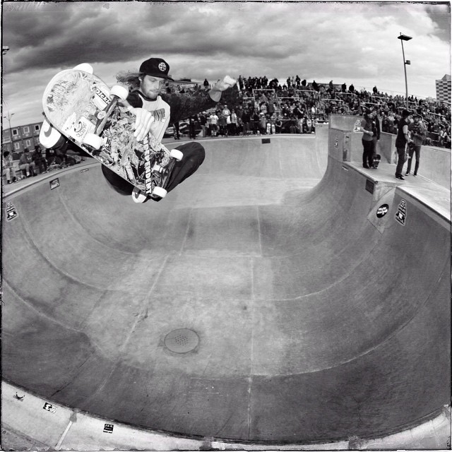 #flashbackfriday Willis Kimbel FSA under the dark skies  at Stäpelbaddsparken @skatemalmo #ultrabowl #Bailgun