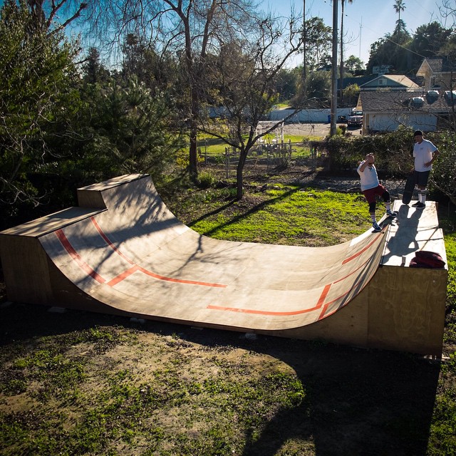 Puttis smith grinding Kyle's ramp on the way to the #elgatoclassic a few weeks ago. #skateputtis #dave_ostlund #kyleberard #Bailgun