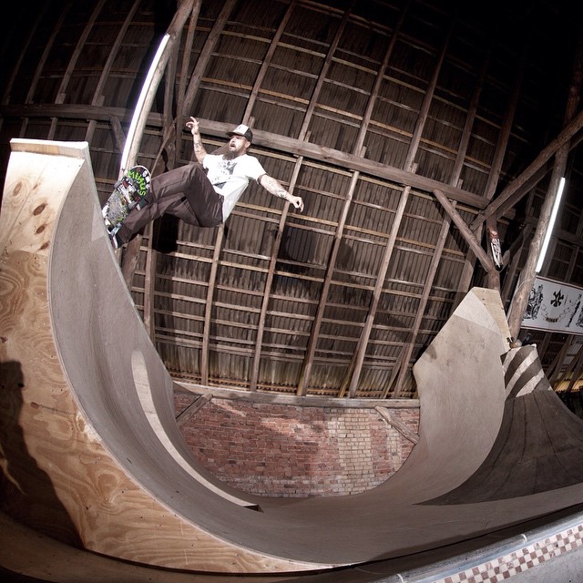 #throwbackthursday Matt Grabowski, frontside pivot on his ramp. #Bailgun #minuspools