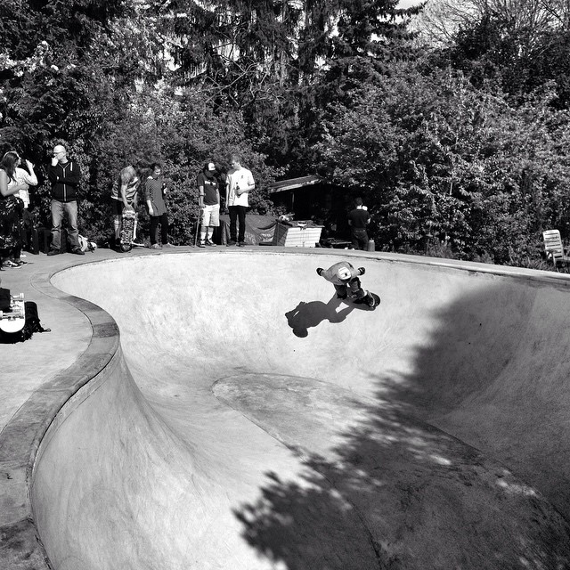 Great weekend of sessions at the Hans Pool with a rad crew from the Bask Country, England, Hamburg, Düsseldorf, Dortmund and Münster. #Bailgun #backyardpools
