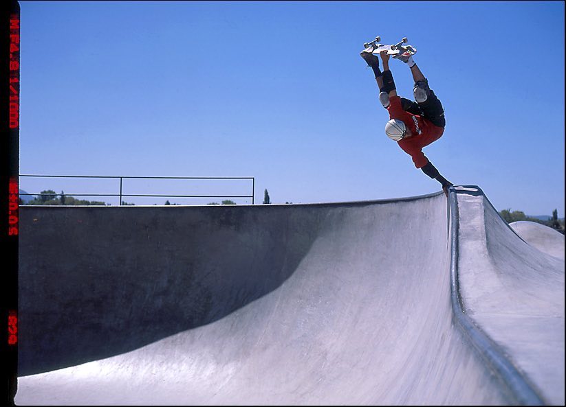 #throwbackthursday Bernt Jahnel, fs invert, Klamath Falls, 2004 #skateboarding #pool #bowl #skatepark #Bailgun