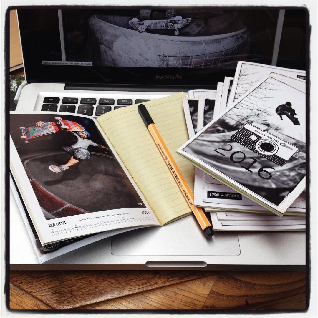 Got these in the mail - Bailgun issue 21, calendar notebook 2016
Thanks @koloss_skateboards #Bailgun #print #zine #skateboarding #Vert @zlewis__