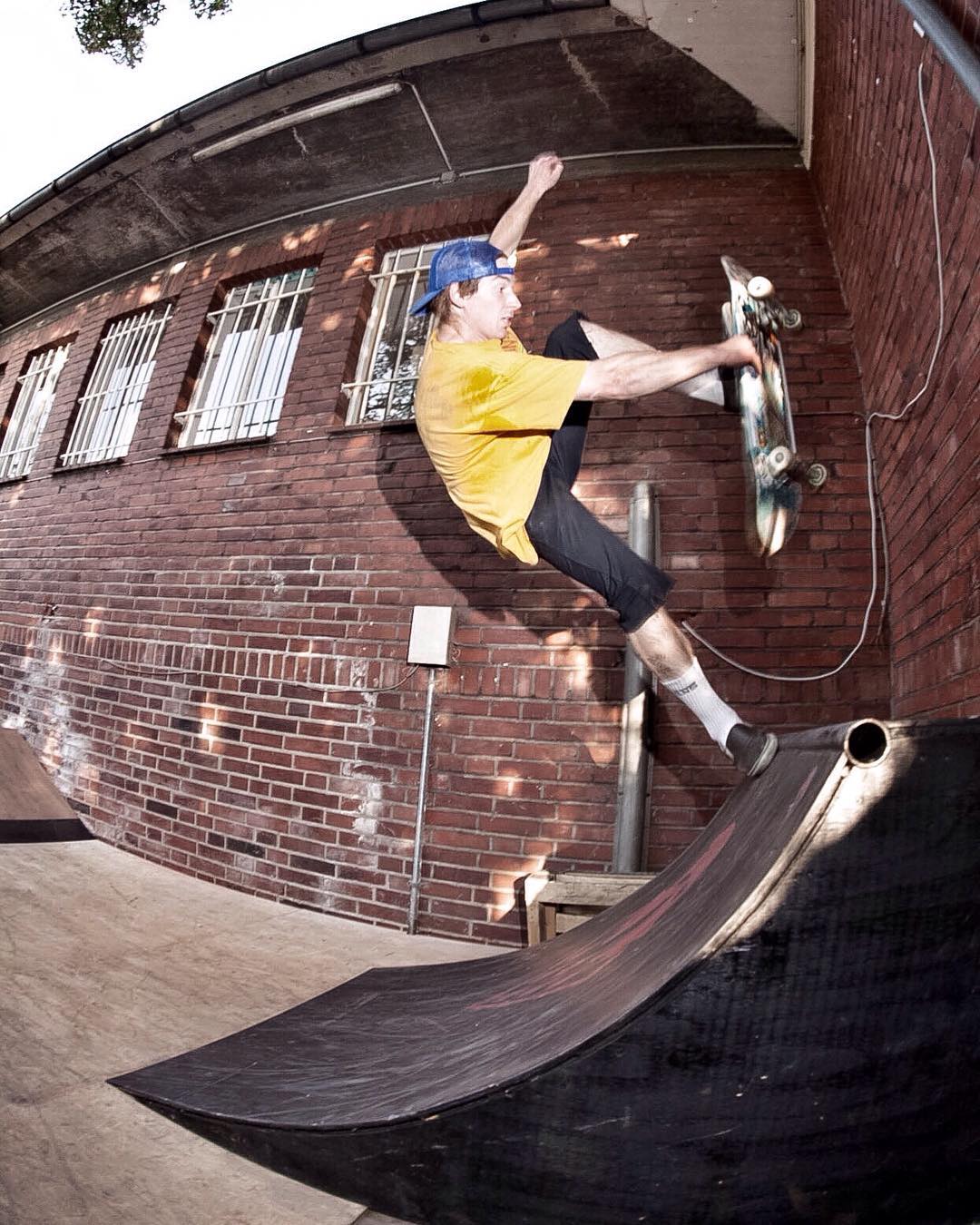 Lukas Honecker shredding at the beer for tricks session during the B-Side festival at the Zentrale Last weekend. #bailgun #zentrale #beerenergie #honecker #koloss #b-side